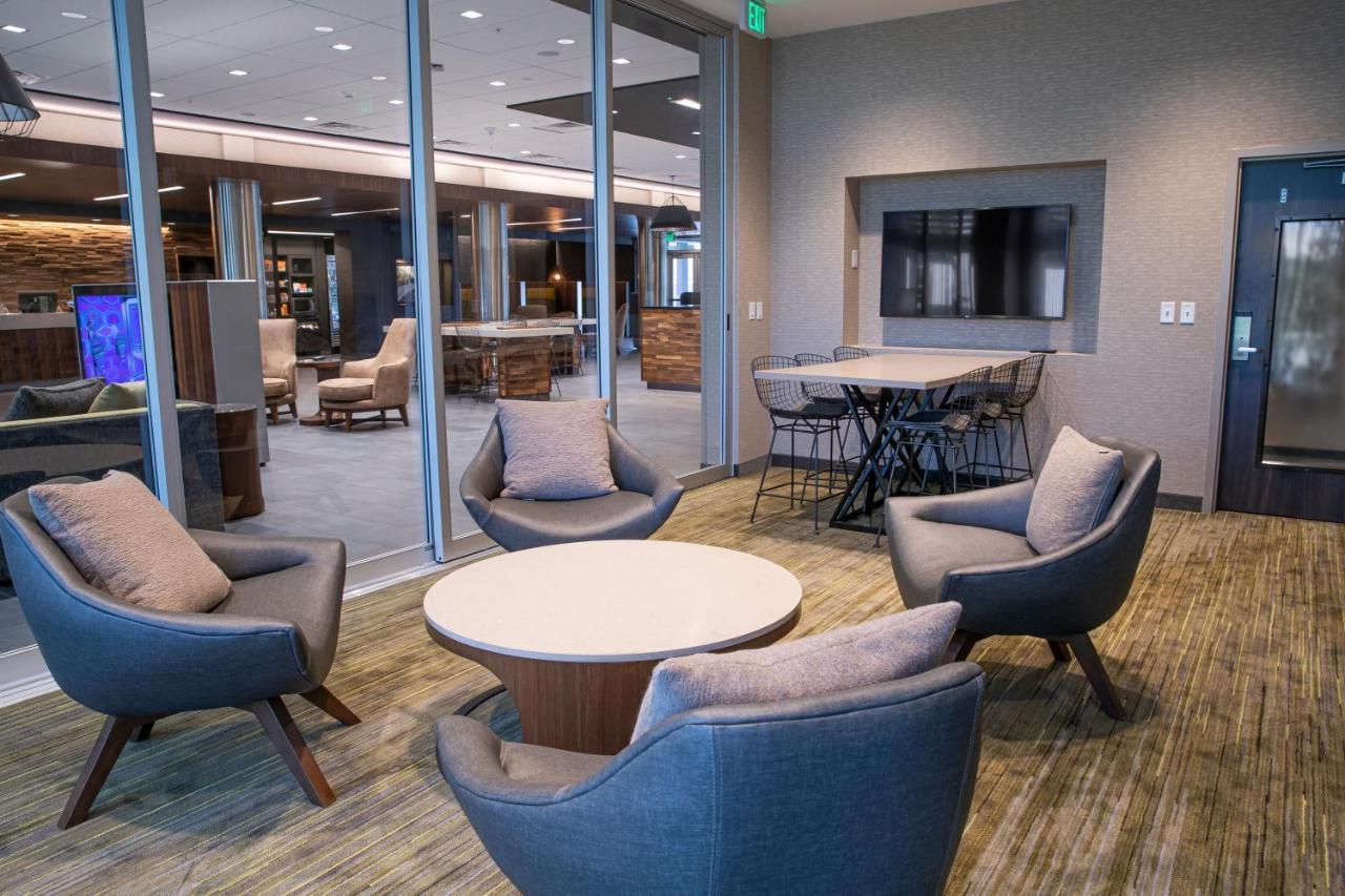 Courtyard By Marriott Mauldin Hotel 3*